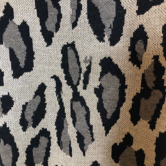 Distressed Leopard Print Sweater - Picture 5 of 6